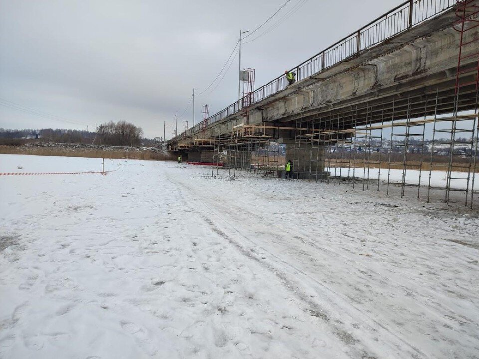     Пронский мост закрывают для большегрузов. Фото: "Пресса".