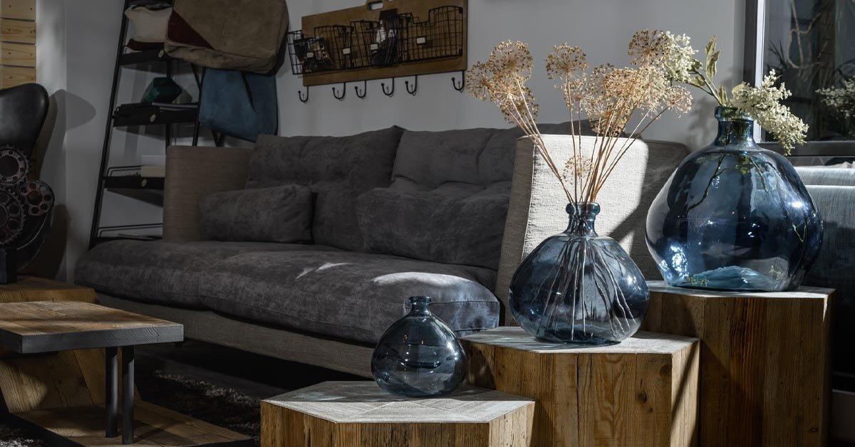 Решили купить новую мебель, а старую отдать сыну с невесткой, но они ...