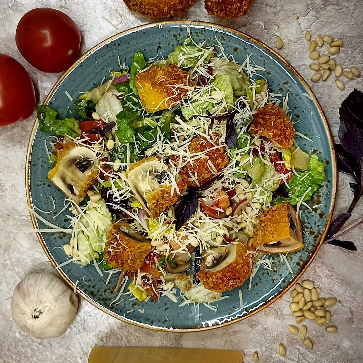 Салат с шампиньонами хрустящими