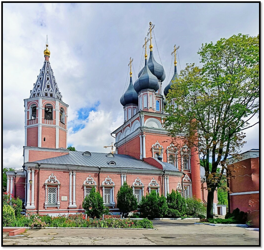 церковь Ризоположения, возведенная на месте встречи Ризы Господней