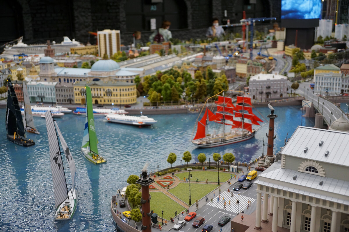 Where to see Russia in miniature? We put together all the installations in one p