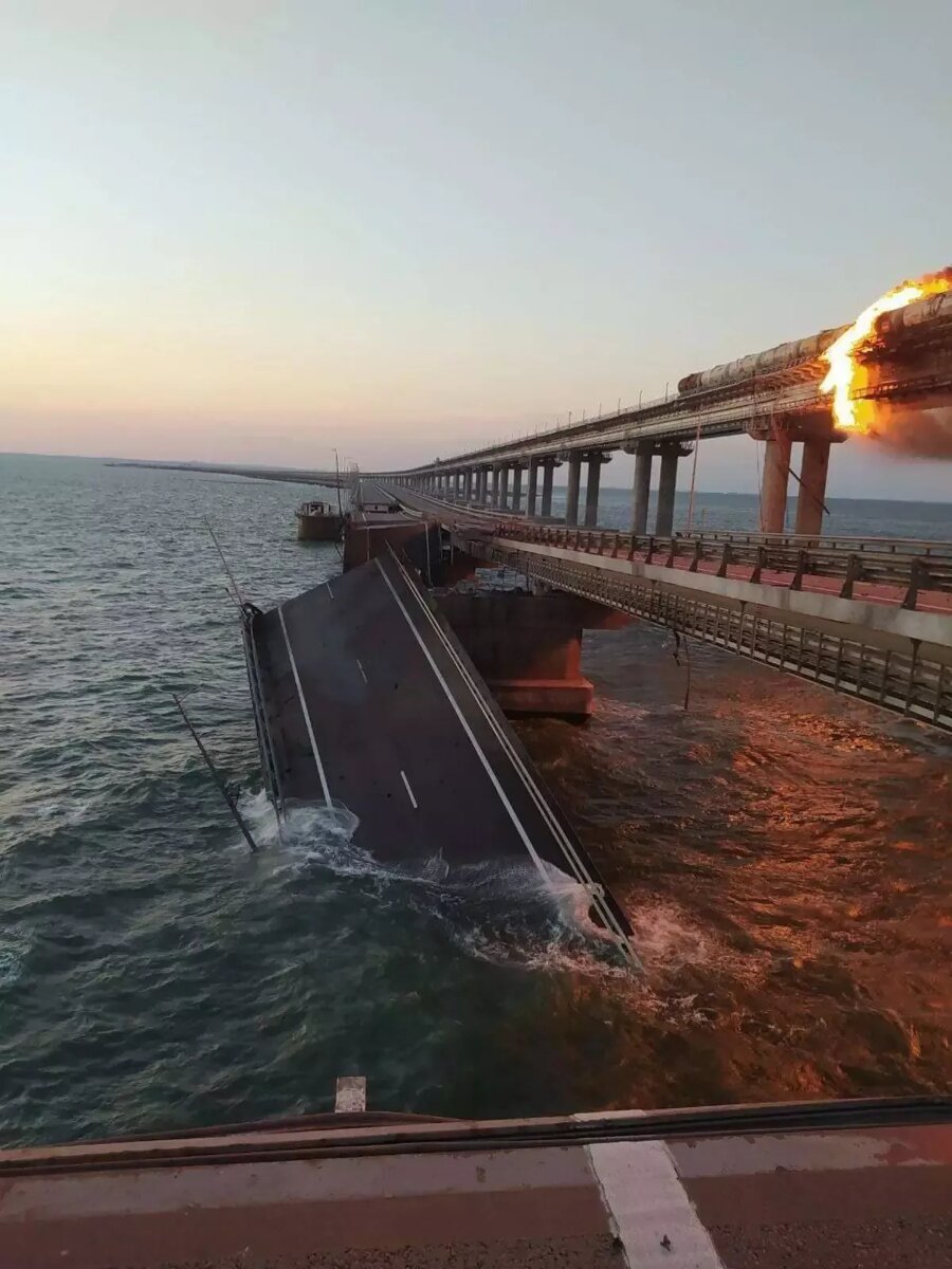 Разрушенный Крымский мост, 8 октября 2022 года