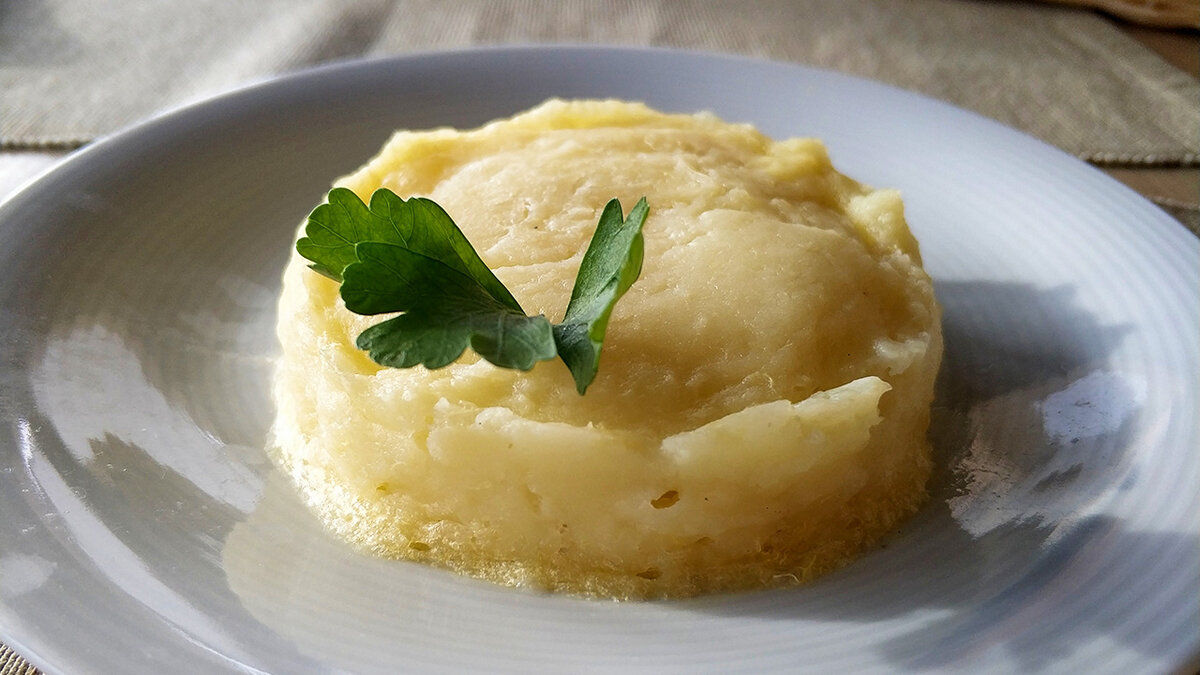 Жена рассказала как сделать пюре в два раза вкуснее: друзья назвали ее  способ 