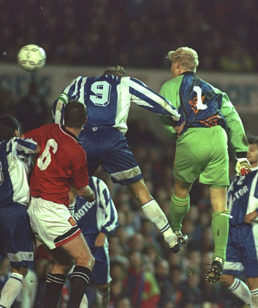 Шмейхель забивает гол в ворота "Ротора". Источник фото: https://pbs.twimg.com/