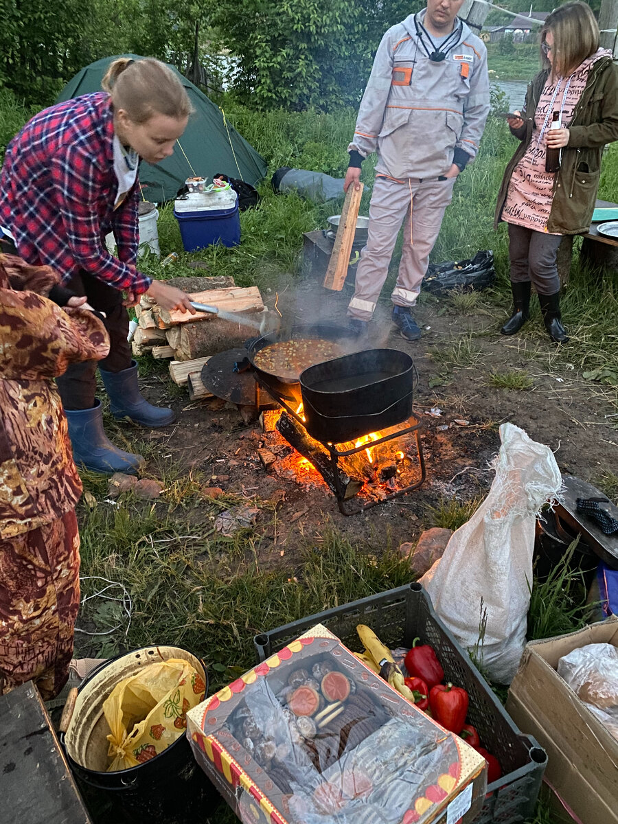 Ужин на костре.