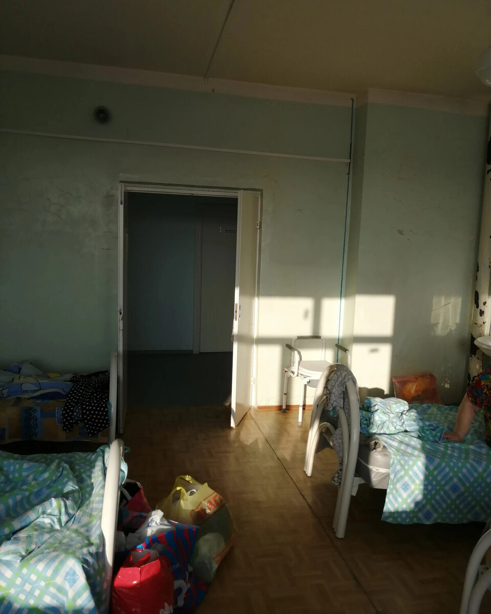 Палата на 5 человек для больных ковидом в г. Нефтеюганске  в городской больнице Яцкив