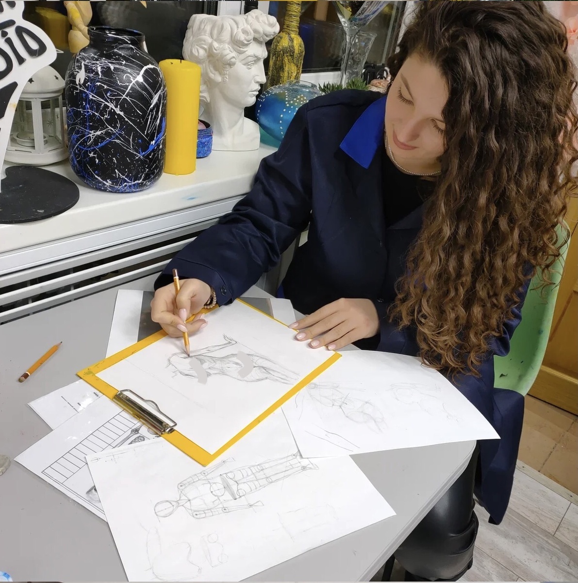 За работой в карандаше