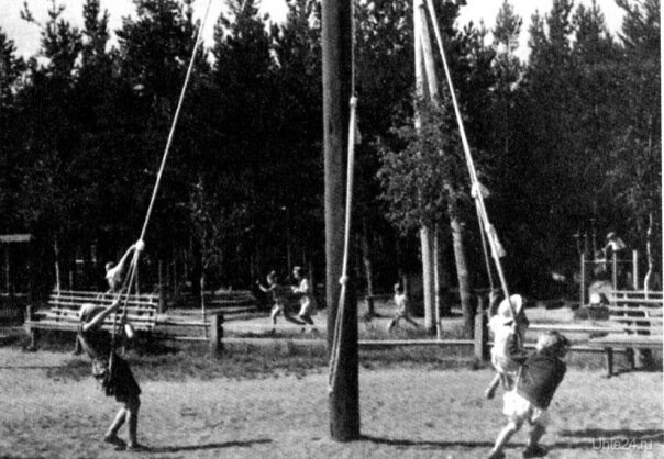 Фотография взята из открытых источников. Вот такие карусели были практически в каждом дворе. Вот на них то я и начала закалять свой дух и тело. 