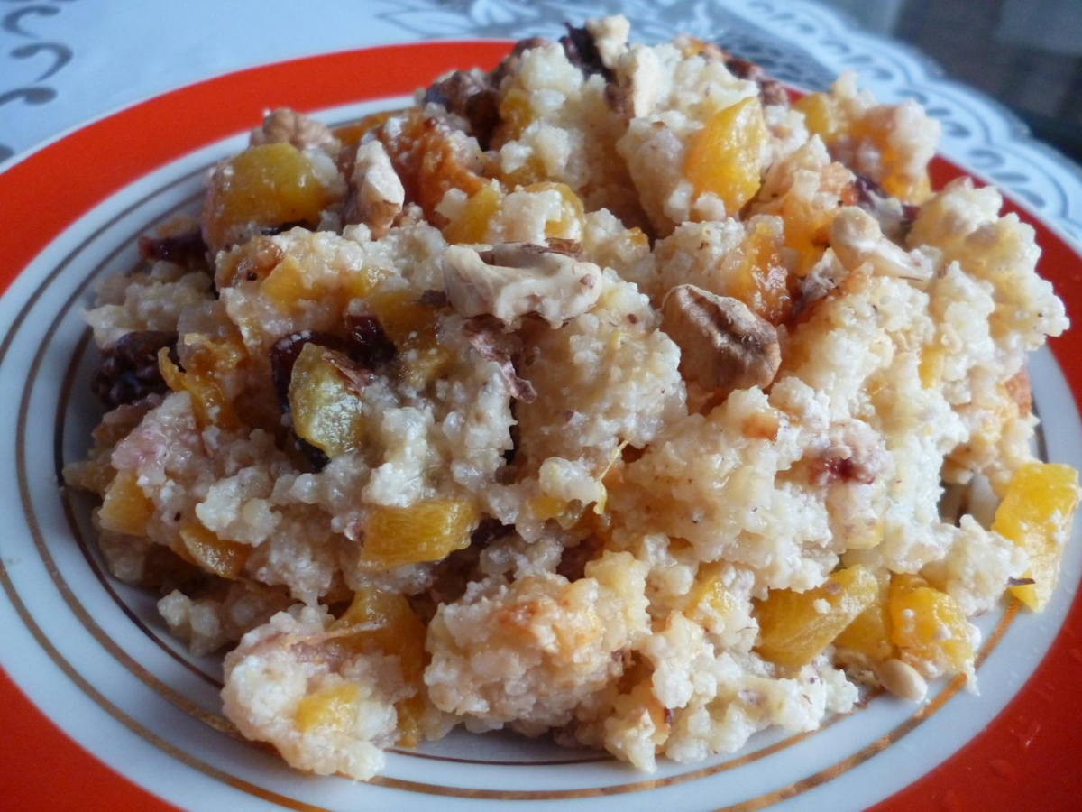 Каша из тыквы с черносливом, курагой, медом- очень полезна и аппетитна