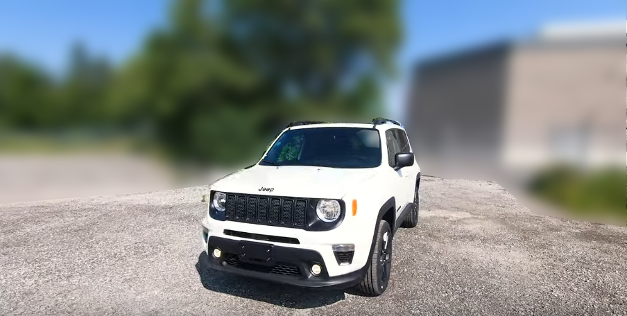 Передняя часть кузова Jeep Renegade 80th Anniversary 2021 года, вид справа.