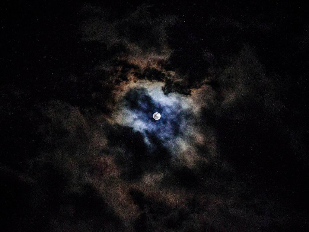 Лунный календарь номинально отличается от привычного исчисления дат. Фото: Pxfuel.com 