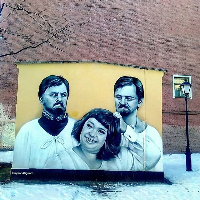 Закрашенное коммунальщиками граффити на Литейном. Вернее, фреска. Фото автора