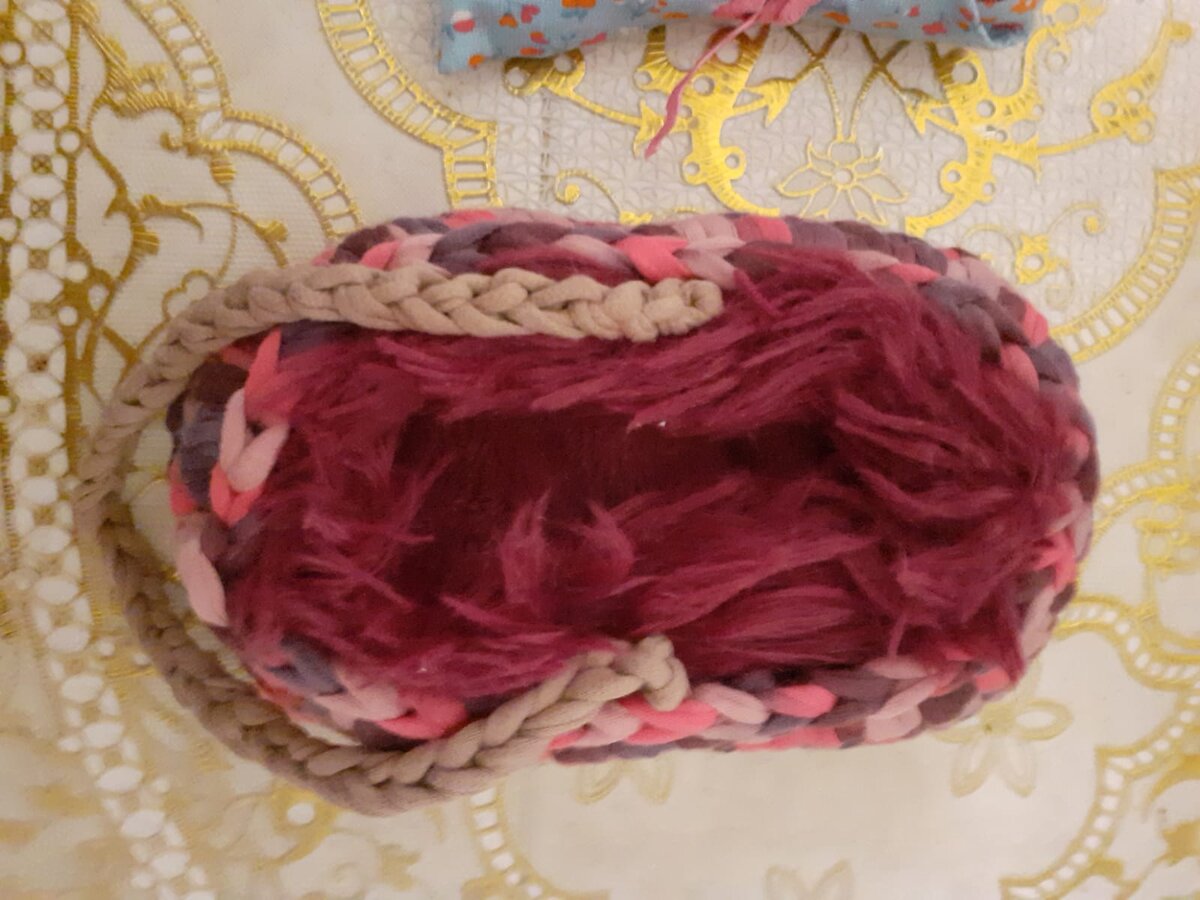 Колыбель для Пеленашки. Внутри колыбели мы импровизировали меховую подстилку