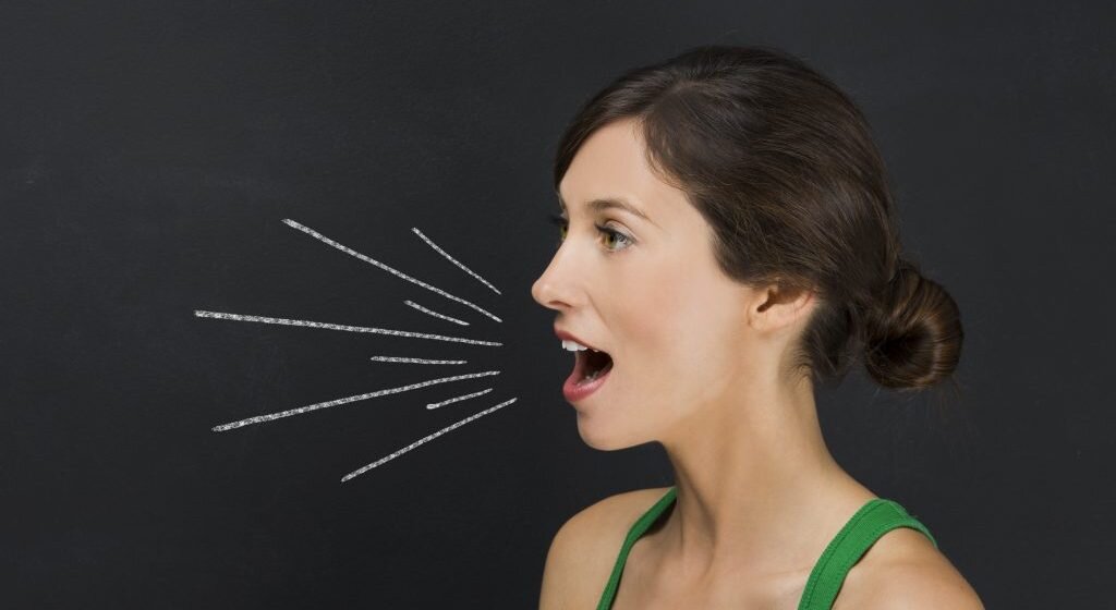 Почему в детстве высокий голос и с возрастом он понижается?