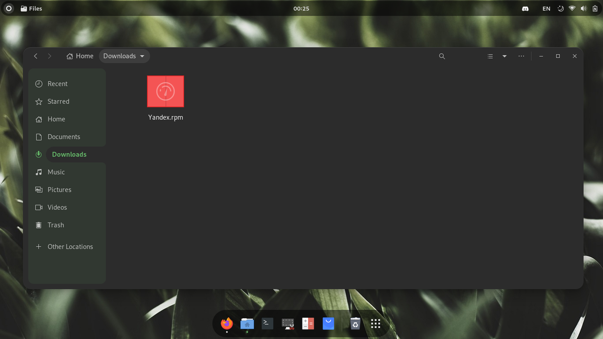 Скачанный rpm пакет с Яндекс Браузером для Fedora 35.