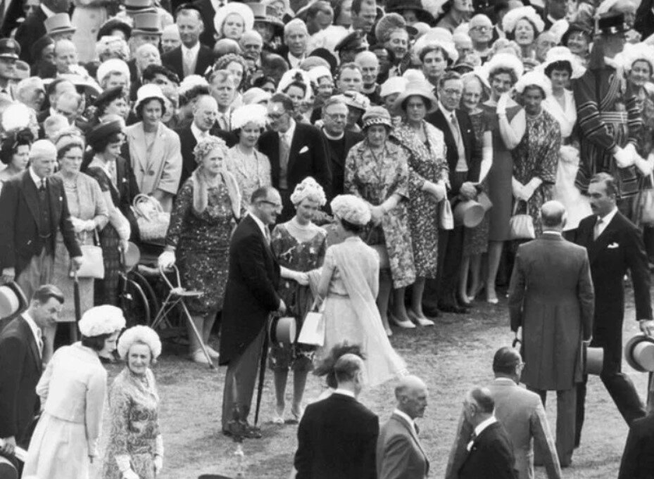 Королева Елизавета на Садовой вечеринке в 1962 
