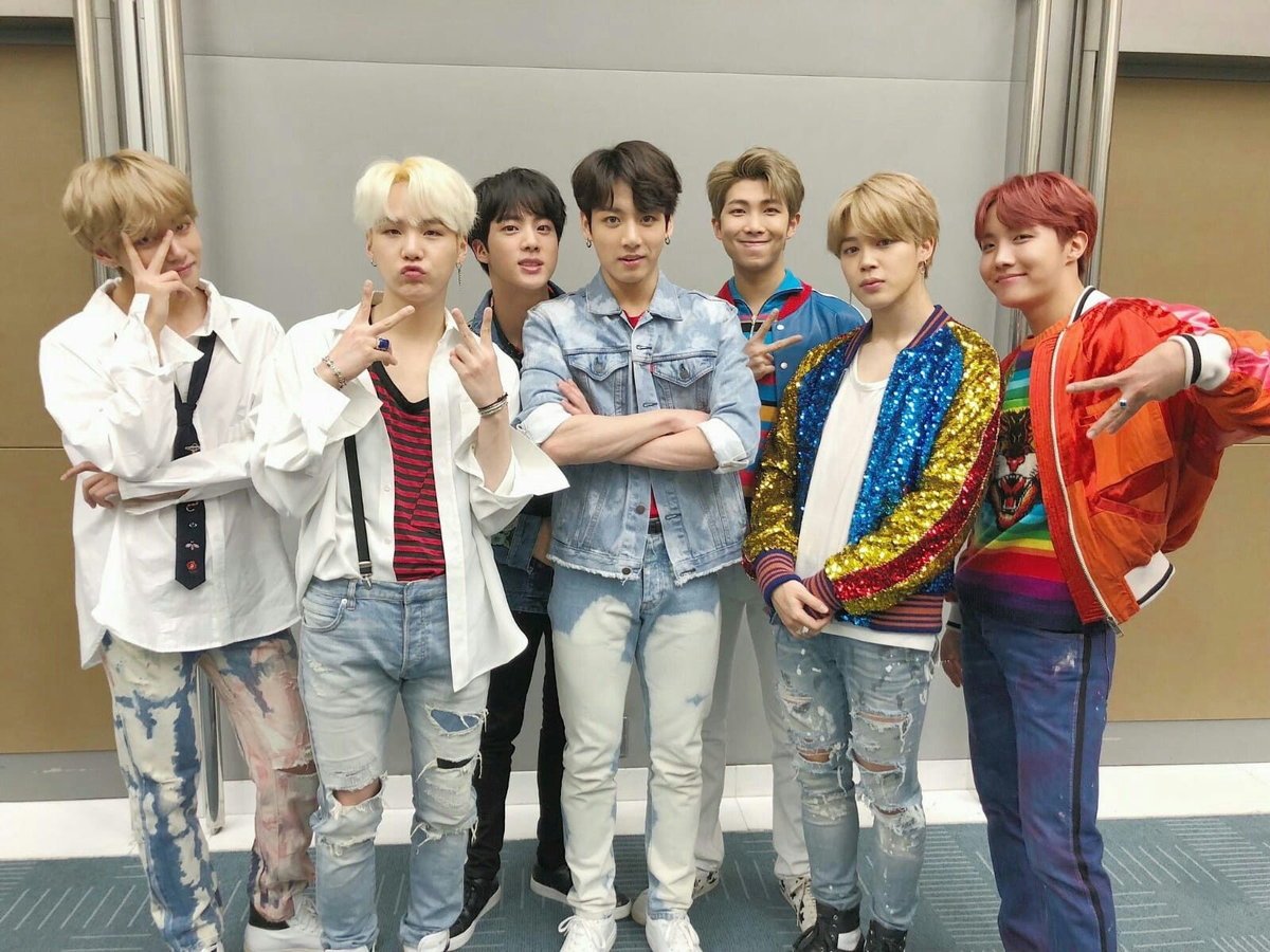Группа БТС. Корейцы группа BTS. Группа ВТС Корея. Группа БТС 2017.