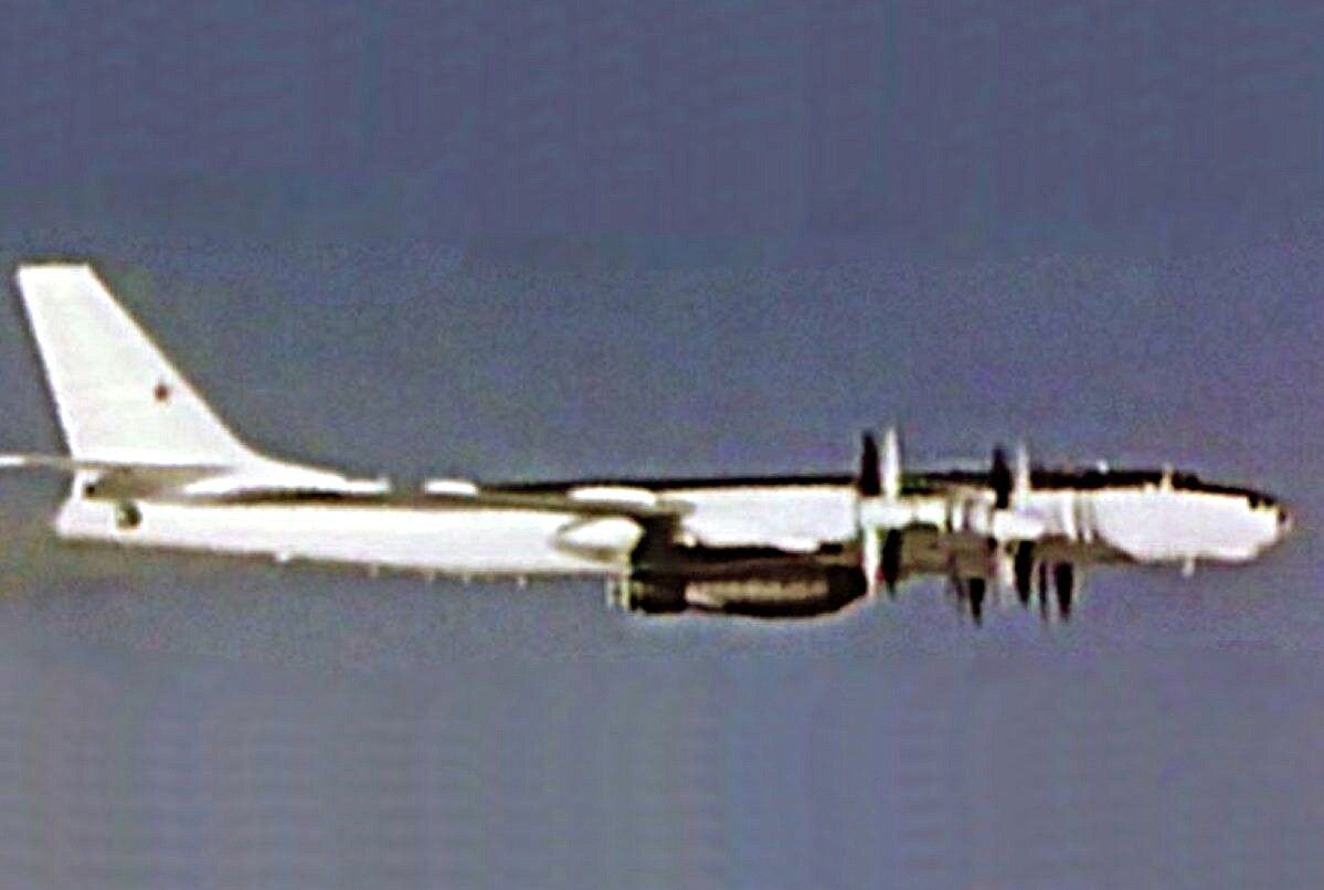 Ту-95 с Царь-бомбой