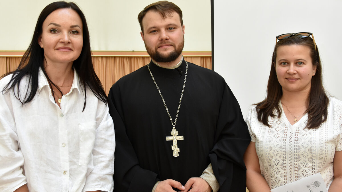 Наша команда и отец Леонид