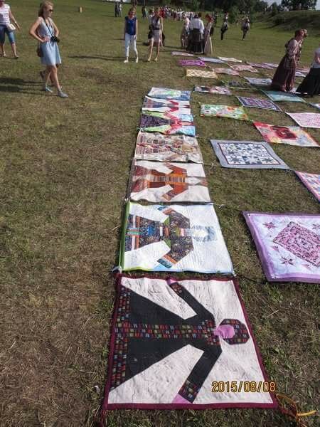 Возьмемся за руки, друзья! 