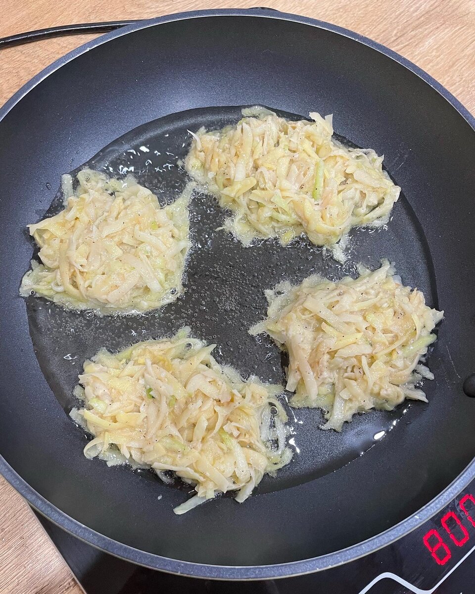 Оладьи из кабачка и картошки в мультиварке — пошаговый рецепт с фото