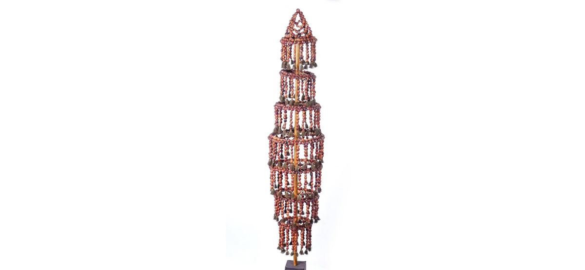 Традиционный свадебный жезл из фундука символизировал достаток в доме и плодородие.