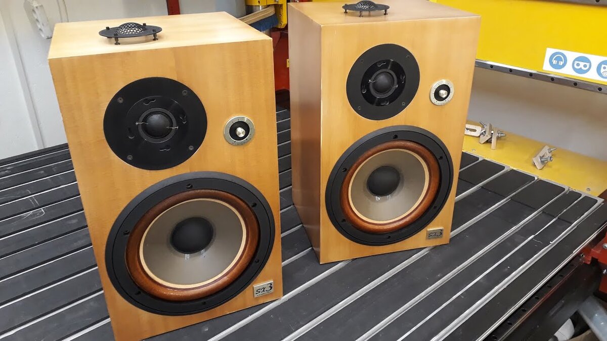 Sx-3 крупные полочники размером как побольше 10мас с 10 дюймовым басовиком