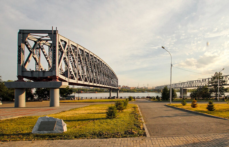Пролетная конструкция железнодорожного моста