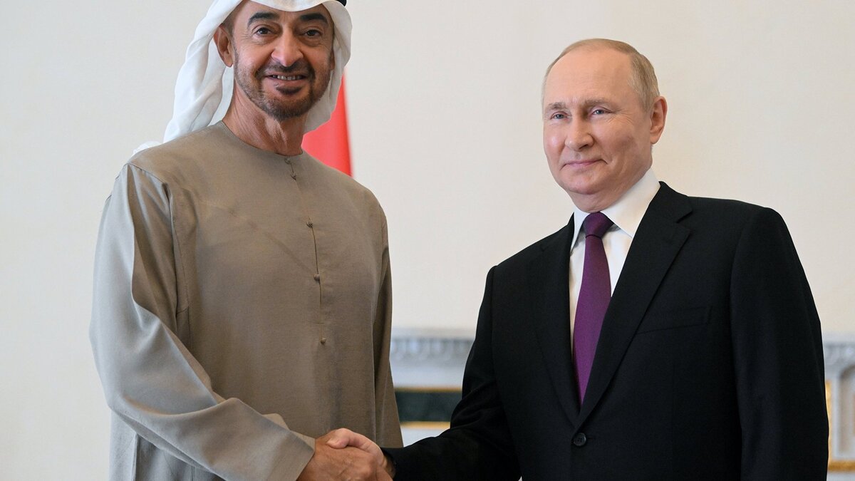    Встреча президента РФ В. Путина с президентом ОАЭ М. бен Заидом Аль Нахайяном© РИА Новости . Павел Бедняков
