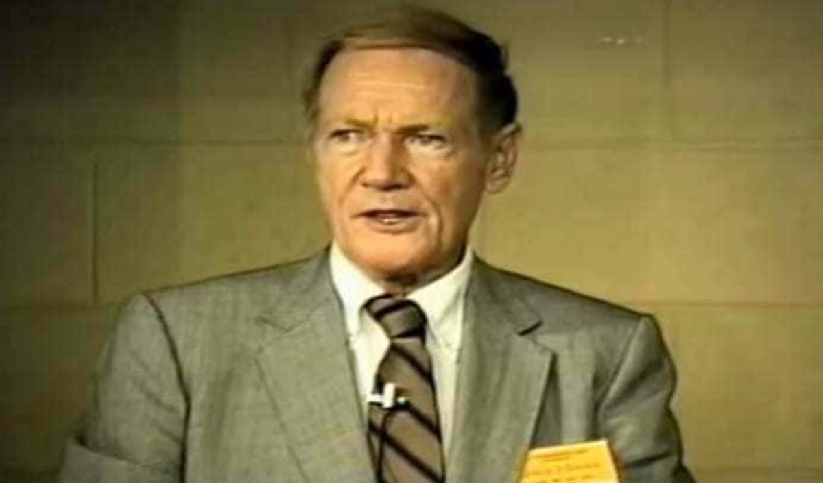 Предсказания альфред билек. Ал билек филадельфийский эксперимент путешествие во времени. Ал билек путешественник во времени. Путин путешественник во времени. Путешественник воовремени.