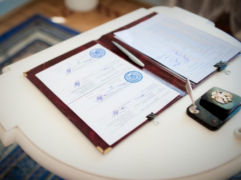    В Оренбуржье стали меньше умирать и чаще разводиться Андрей Севостьянов