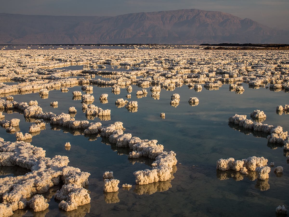 Фото мертвого моря. Мертвое море (Dead Sea). Мертвое озеро Израиль. Израиль соленое озеро. Израиль Мертвое море деревня новозавар.