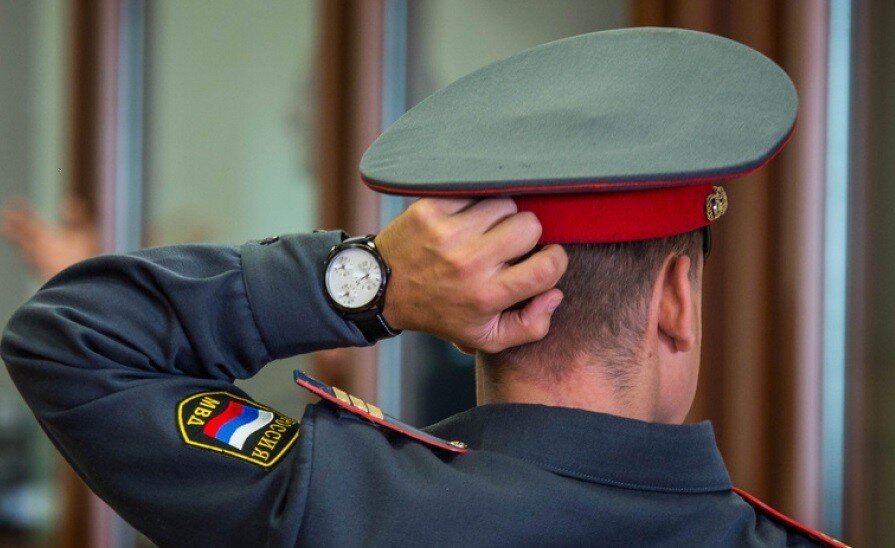 Что интересно, полиция тоже зачастую ссылается на отсутствие у себя прав и полномочий. Источник фото: pikabu.ru