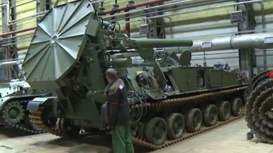     Российские оборонные заводы наращивают производство для фронта скриншот видео
