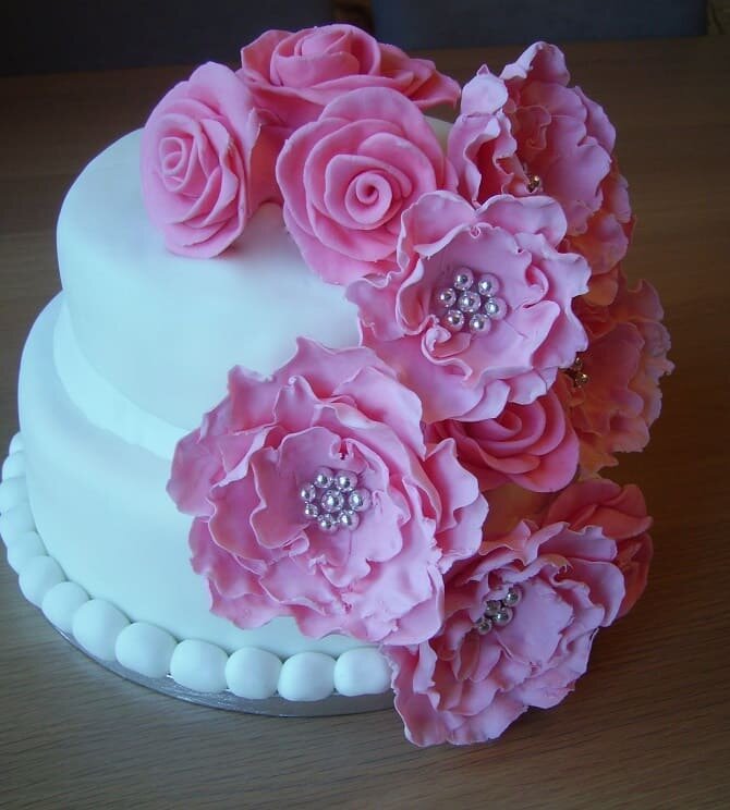 Украшение торта цветами - 73 фото