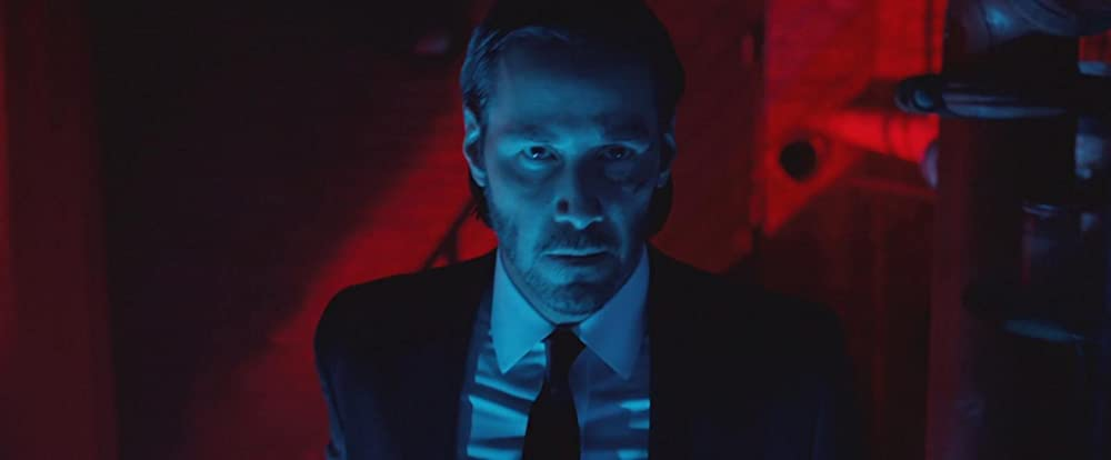Кадр из фильма John Wick. Режиссеры:  Чад Стахелски, Дэвид Литч. Оператор: Джонатан Села. Производство: 87Eleven, Company Films, DefyNite Films, Huayi Brothers Media, MJW Films, Poquito Productions, Thunder Road, Unbelievable Entertainment. Показ в России: West