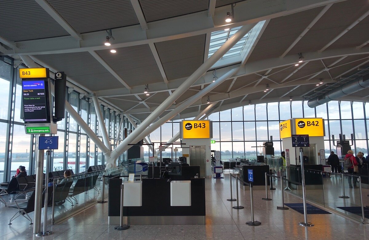 Gate 1 аэропорт. номер гейта в аэропорту. Gate в аэропорту табличка. гейт в аэропорту внуково. гейт ворота в аэропорту.