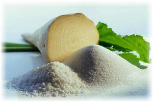 Один из видов обыкновенной свеклы. Используется уже не одно столетие, и славится, в первую очередь, повышенным содержанием сахара, за что она получила это название. Сахарная свекла достаточно требовательна в уходе. Получение хорошего урожая возможно при соблюдении температурных условий, а определенная влажность и обильный солнечный свет очень важны для неё.Лучше всего свекла сахарная произрастает на черноземных участках. Возделывание данного сорта не сложно, поэтому он часто выращивается в домашнем хозяйстве. Его выращивание в России наиболее актуально из-за благоприятных климатических условий.