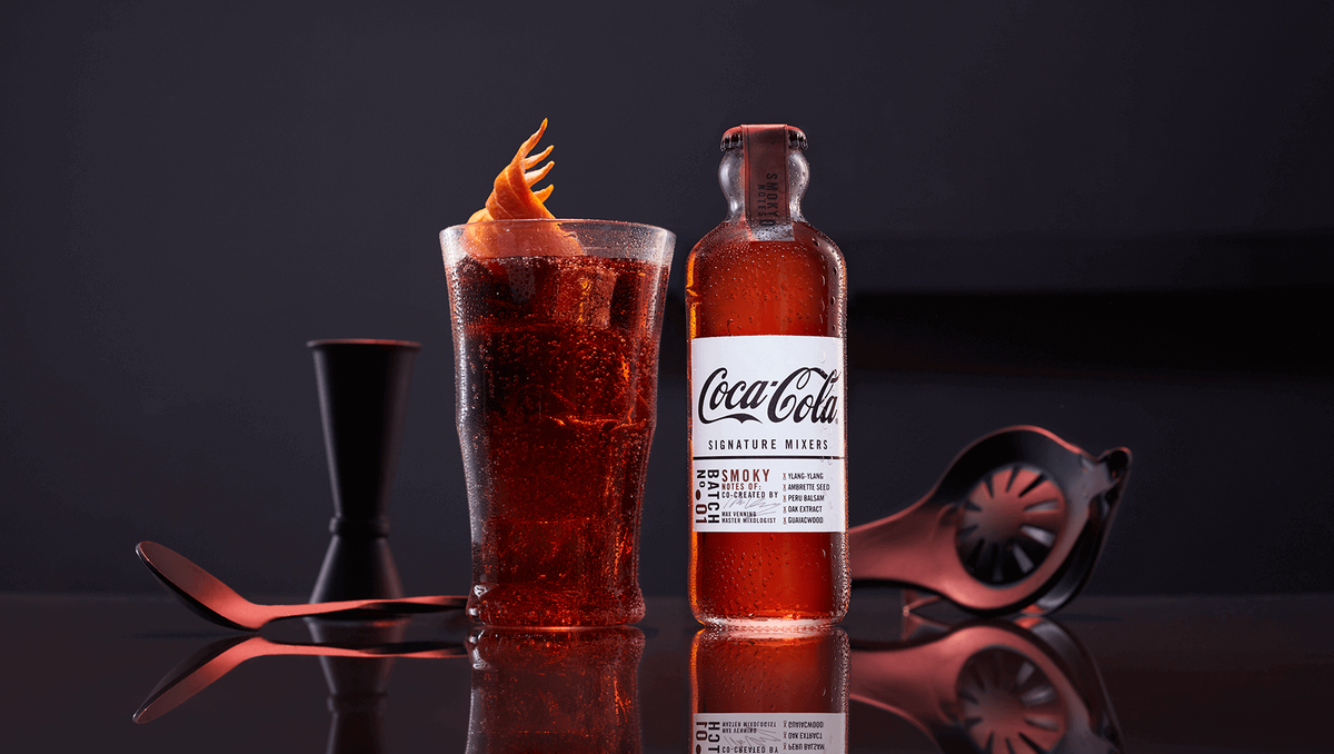 Rum coca. Кола Signature Mixers. Coca Cola Signature Mixers Smoky. Coca-Cola Signature Mixers Smoky Notes. Коктейльные Кока колы.