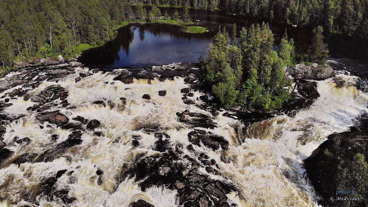 Водопад Киваккакоски в Карелии