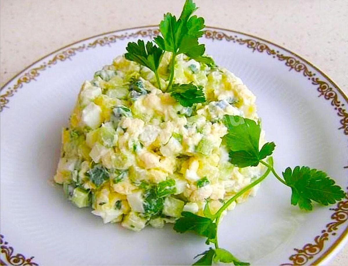 Рецепт салата с плавленым сыром и чесноком