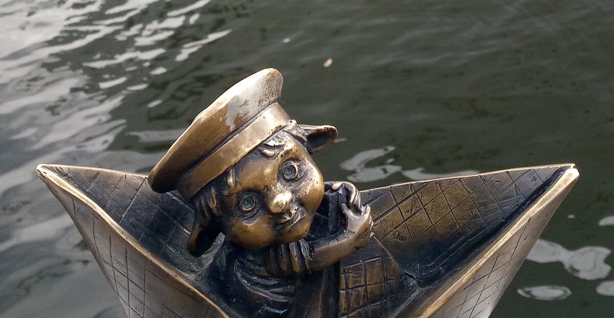 Морячок Витя у Музея Мирового океана