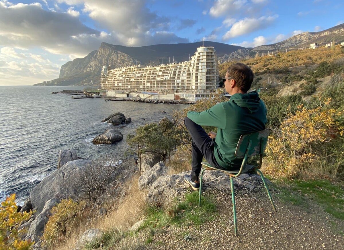 Вид на бухту Ласпи 