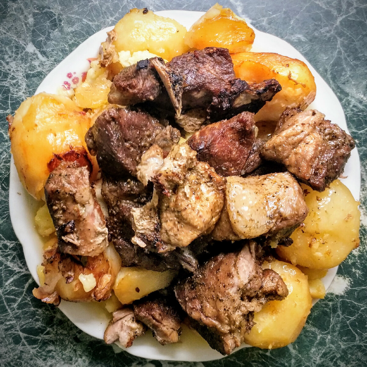 Жаркое из говядины с картошкой в мультиварке - 11 пошаговых фото в рецепте