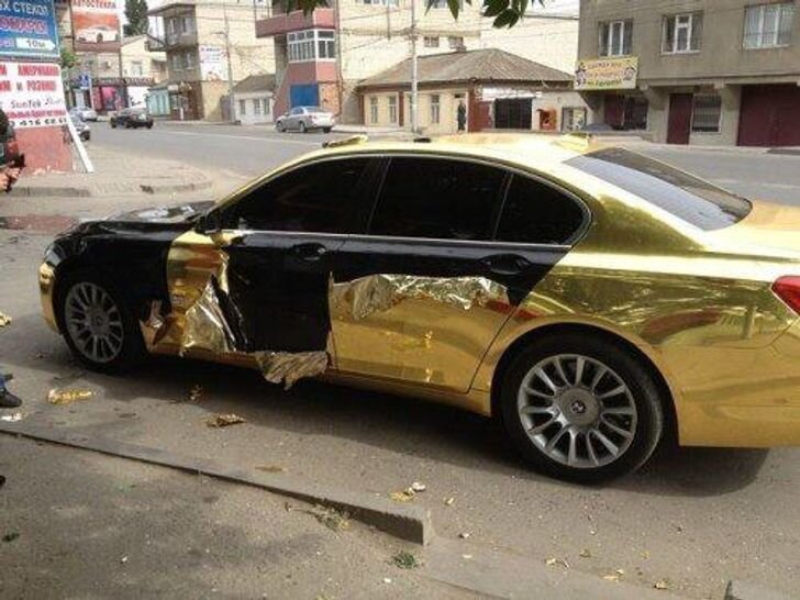Темный шоколад в золотой обертке