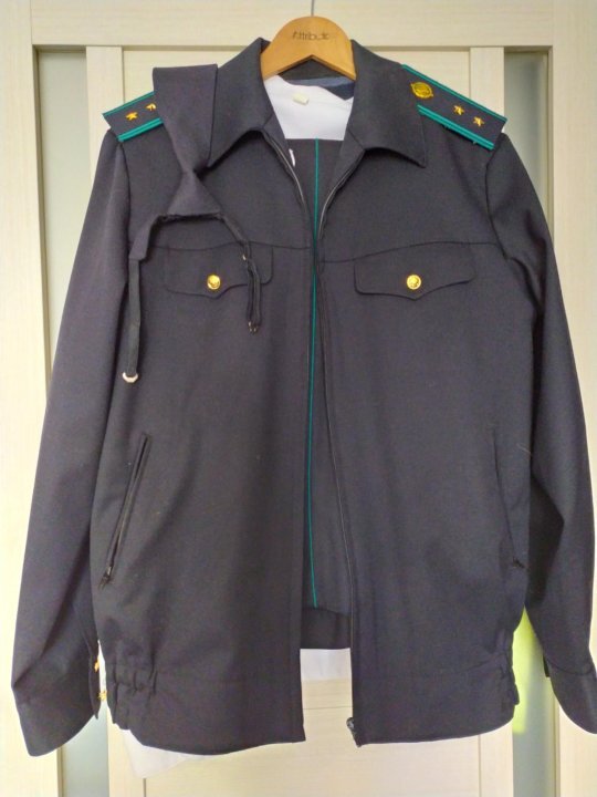 Комплект формы сотрудника пограничного контроля. 