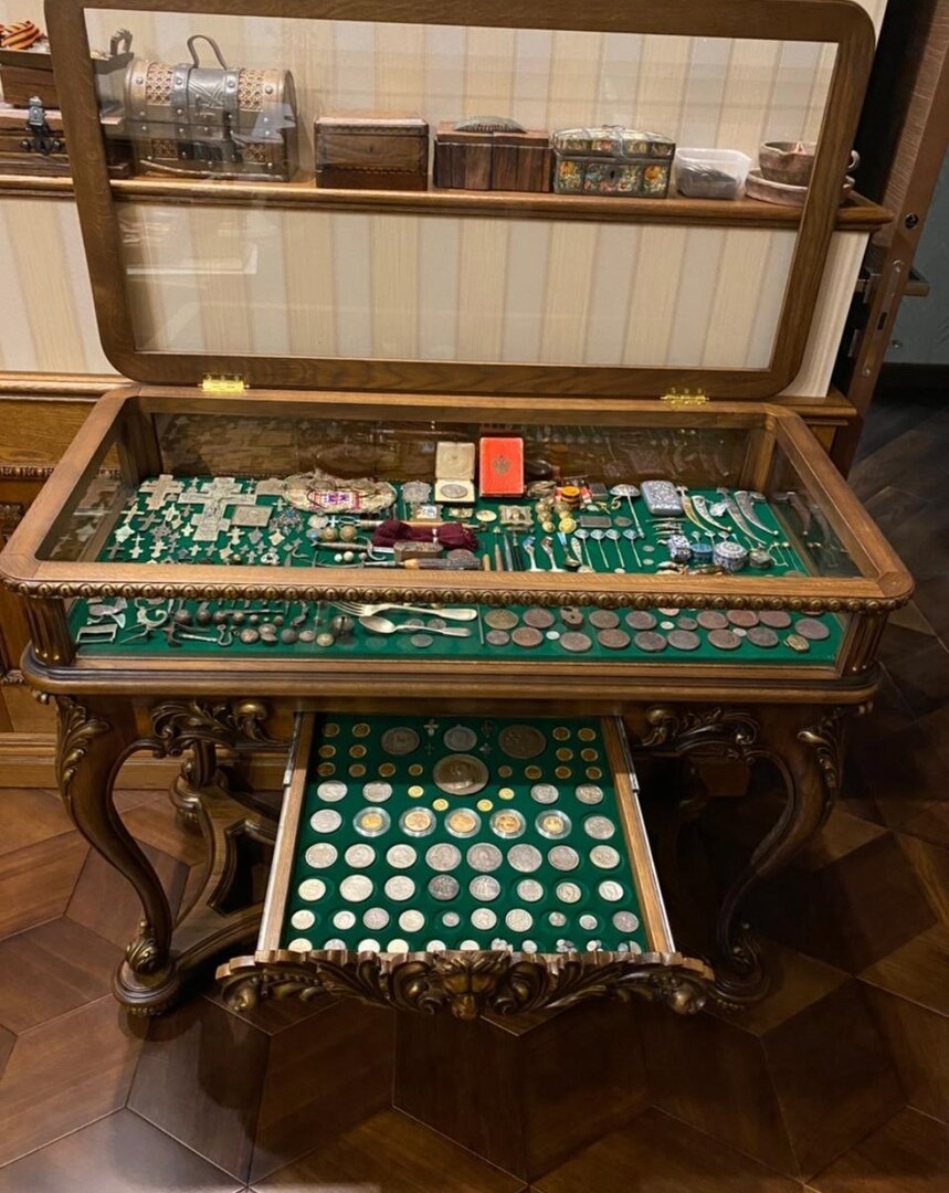 Оформление коллекции по старине.
