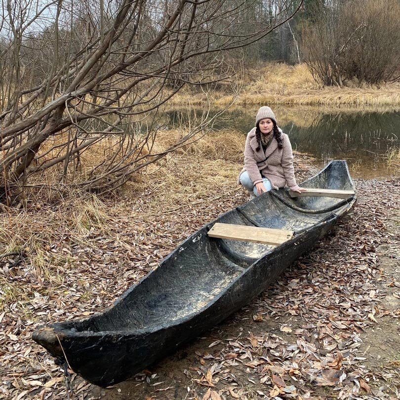 Плоскодонный ботник очень легкий и легко проходит даже по мелководью