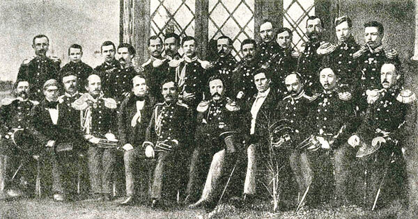 Гончаров среди офицеров фрегата «Паллада». 1852 г. Историко-мемориальный центр-музей И. А. Гончарова, Ульяновск. Источник: uokm.ru/goncharov.php