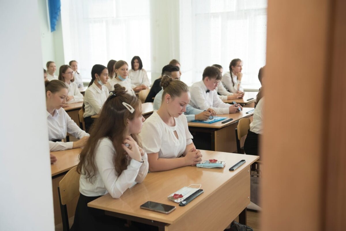 Для большинства выпускников школ именно сдача ЕГЭ становится судьбоносным...